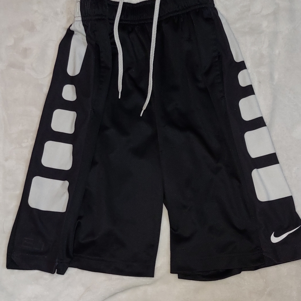 Nike Kids Med 10/12 Black Shorts